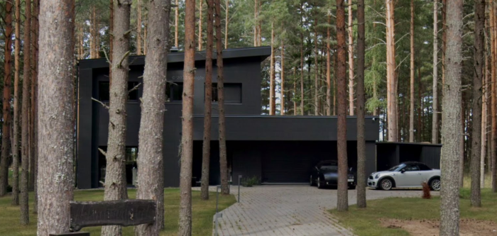 Metsahundi tee 13 eramu